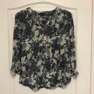 Woman’s rOZ&ALI shirt like use